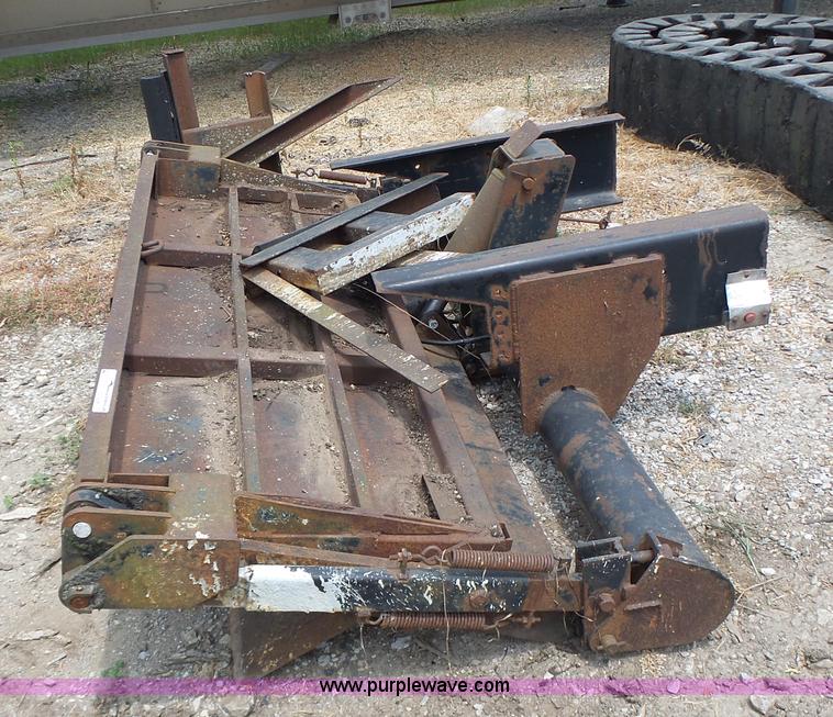 image for item CC9298 1993 Waltco 203 end gate lift