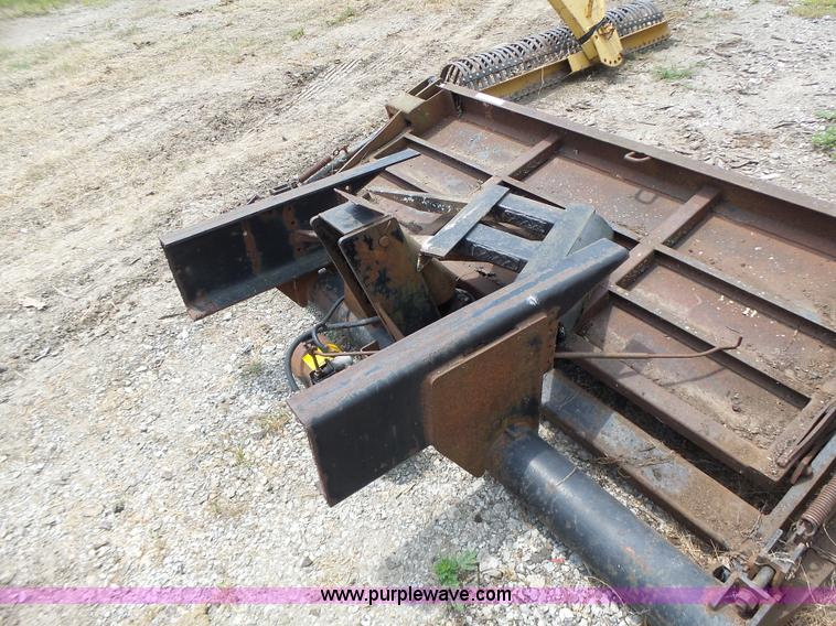 image for item CC9298 1993 Waltco 203 end gate lift