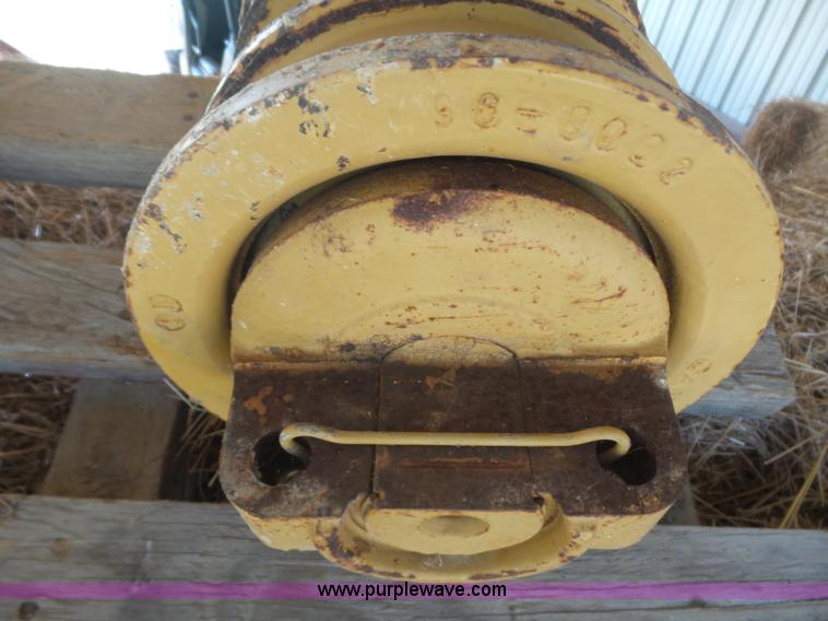 image for item CD9390 (2) Caterpillar D6 dozer rollers