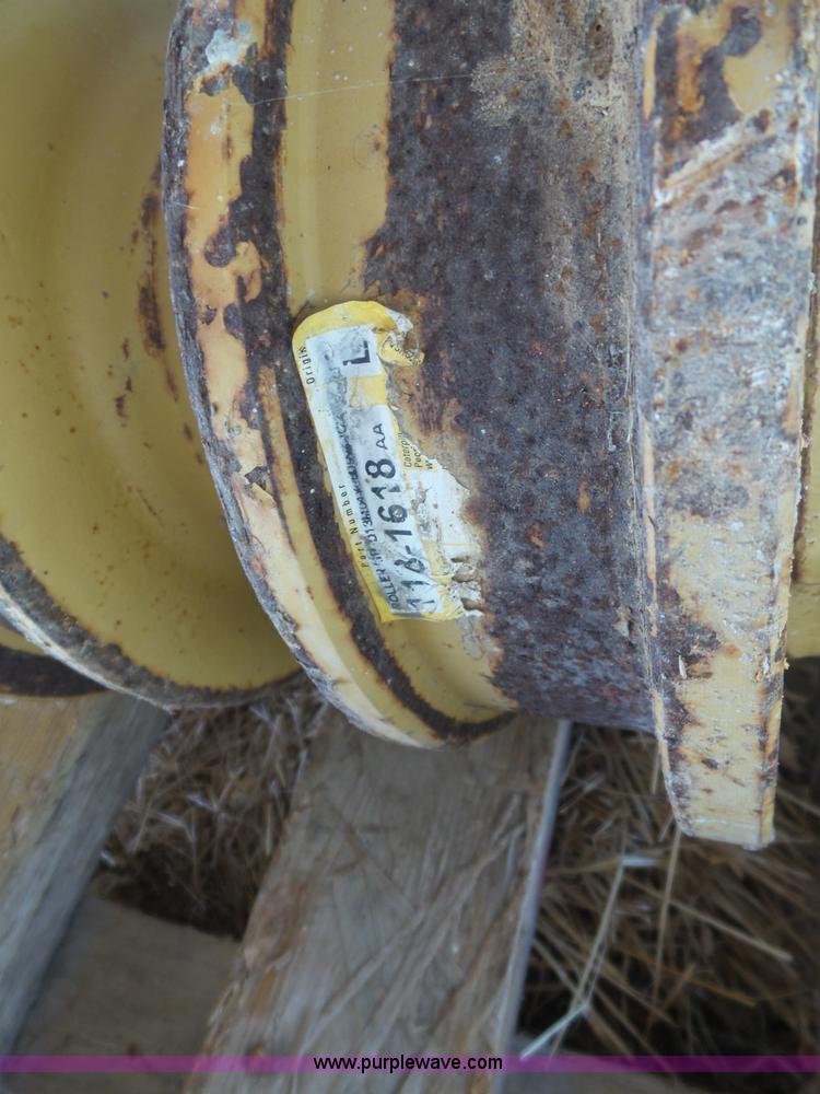 image for item CD9390 (2) Caterpillar D6 dozer rollers