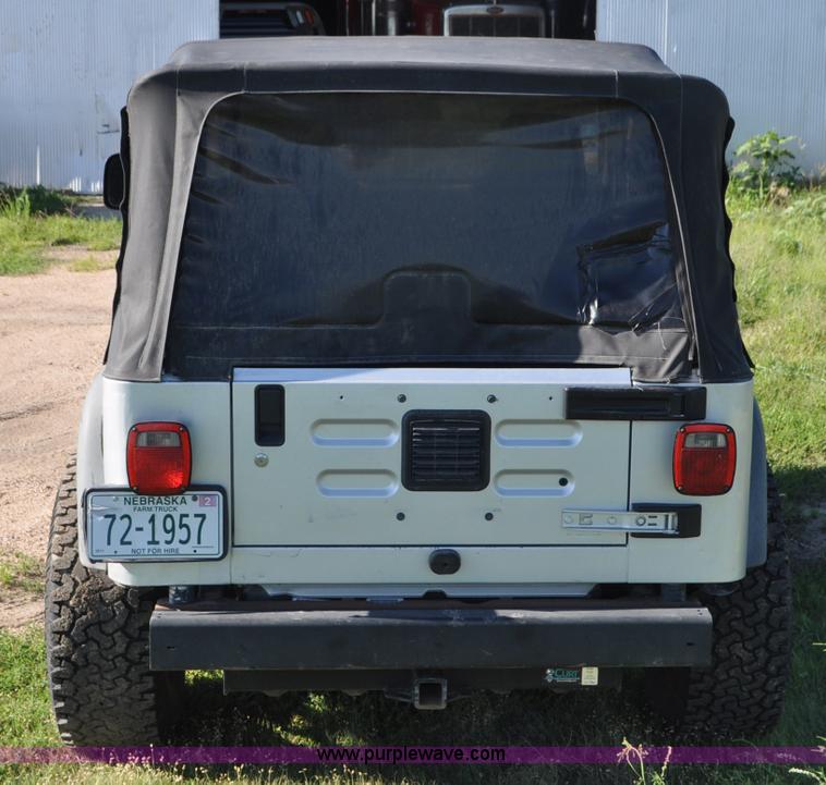 image for item G7427 2006 Jeep Wrangler Sport SUV