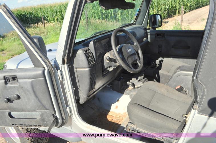 image for item G7427 2006 Jeep Wrangler Sport SUV