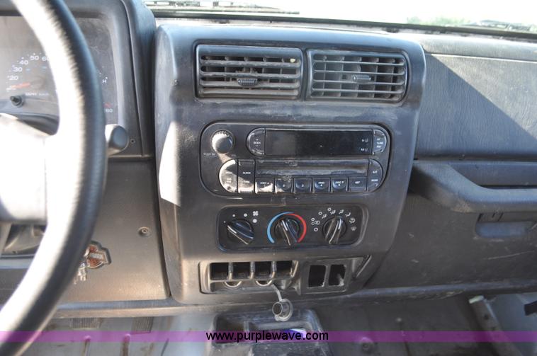 image for item G7427 2006 Jeep Wrangler Sport SUV