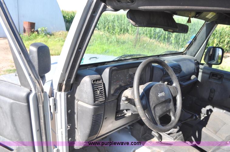 image for item G7427 2006 Jeep Wrangler Sport SUV