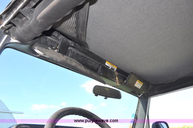 image for item G7427 2006 Jeep Wrangler Sport SUV