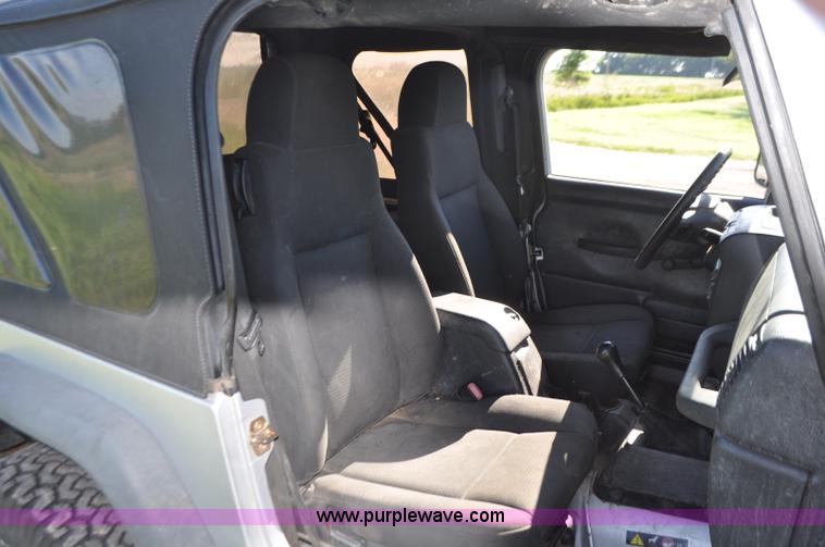 image for item G7427 2006 Jeep Wrangler Sport SUV