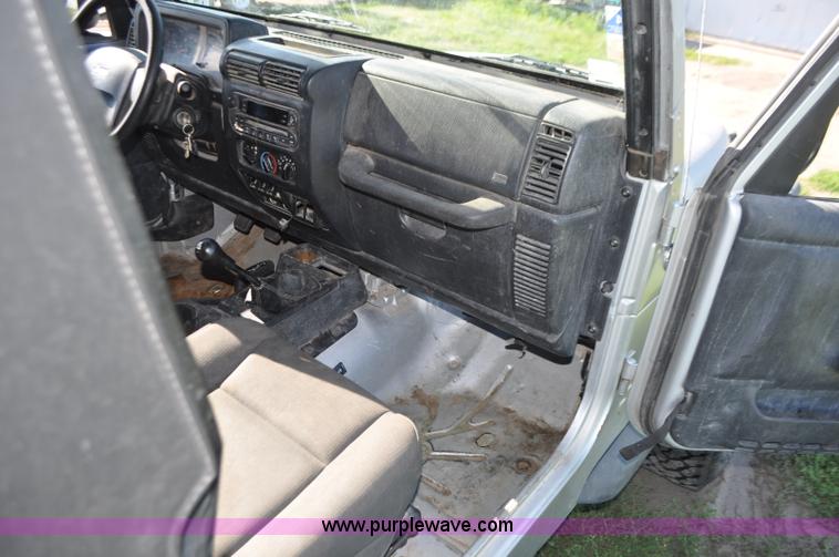 image for item G7427 2006 Jeep Wrangler Sport SUV