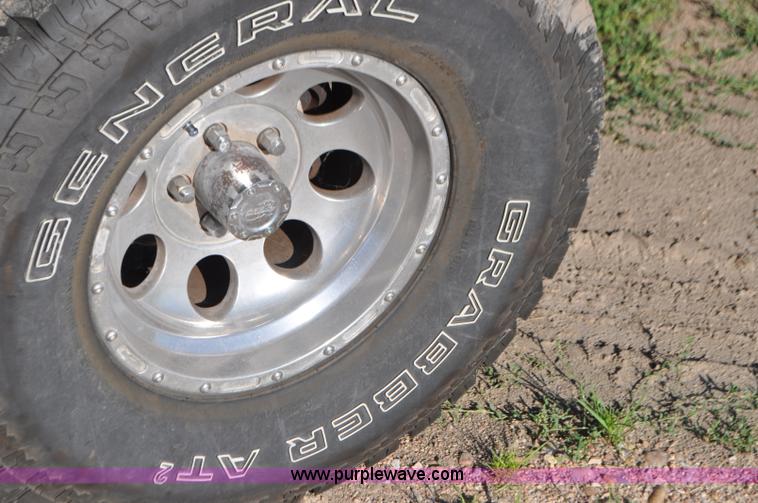 image for item G7427 2006 Jeep Wrangler Sport SUV