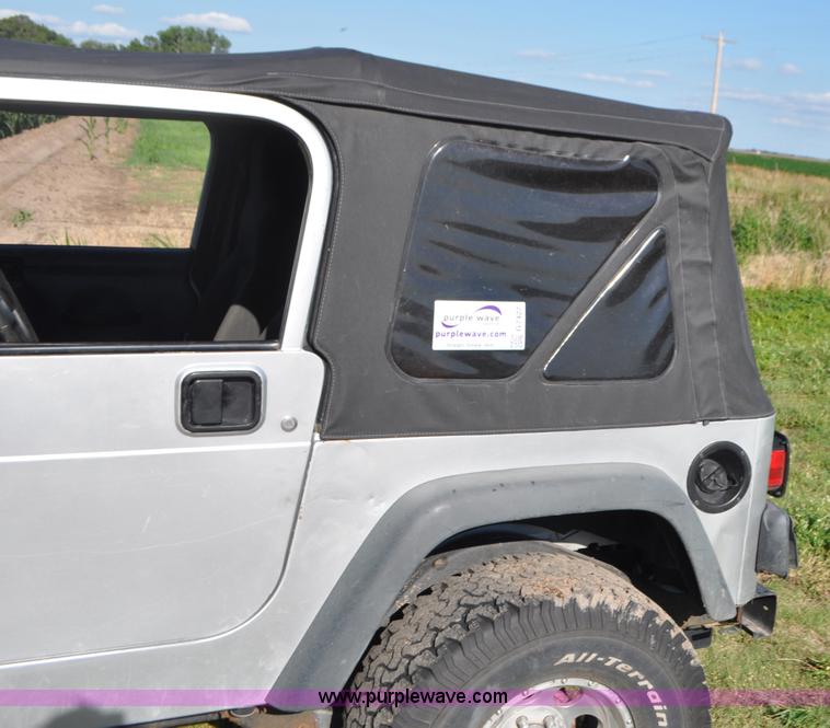 image for item G7427 2006 Jeep Wrangler Sport SUV