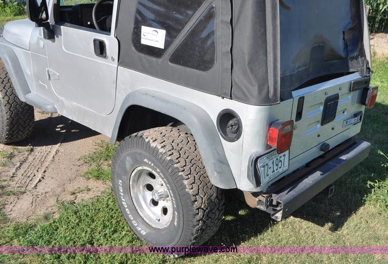 image for item G7427 2006 Jeep Wrangler Sport SUV