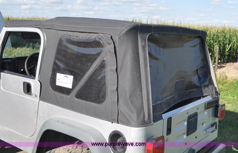 image for item G7427 2006 Jeep Wrangler Sport SUV