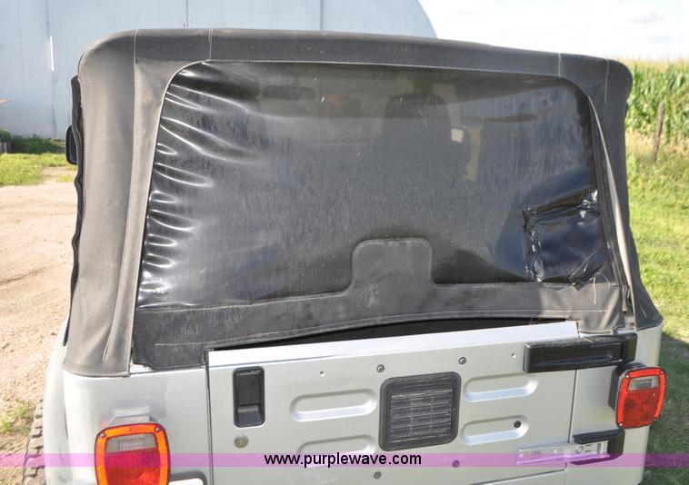 image for item G7427 2006 Jeep Wrangler Sport SUV