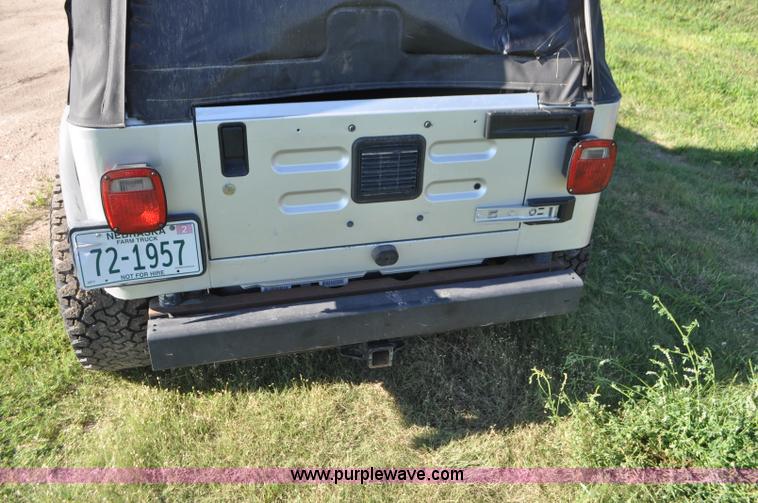 image for item G7427 2006 Jeep Wrangler Sport SUV