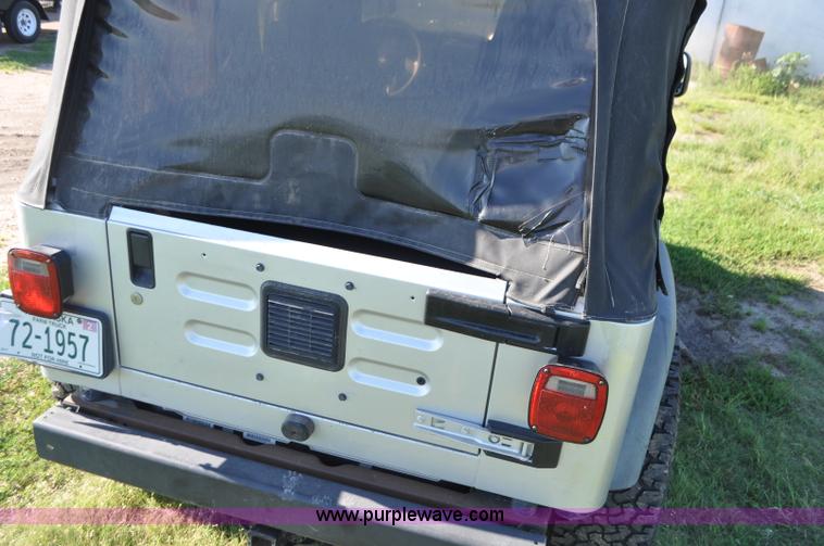 image for item G7427 2006 Jeep Wrangler Sport SUV