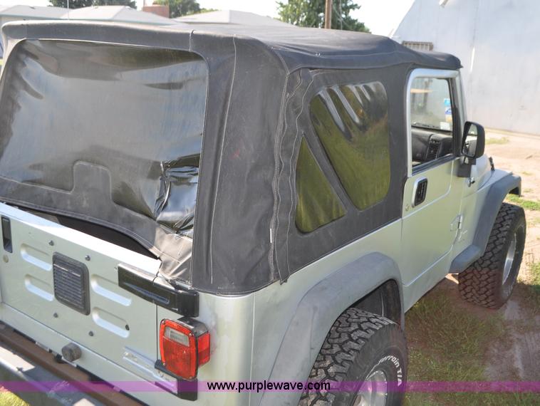 image for item G7427 2006 Jeep Wrangler Sport SUV