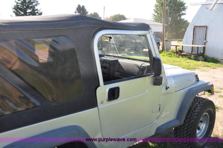 image for item G7427 2006 Jeep Wrangler Sport SUV