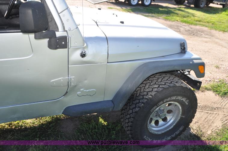 image for item G7427 2006 Jeep Wrangler Sport SUV