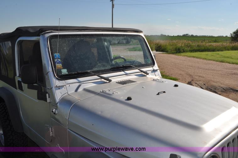 image for item G7427 2006 Jeep Wrangler Sport SUV