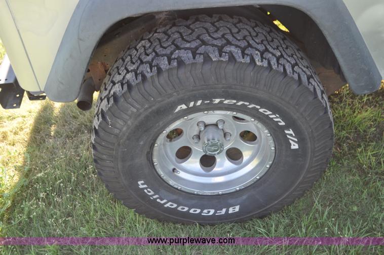 image for item G7427 2006 Jeep Wrangler Sport SUV