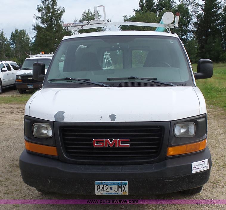 image for item J1658 2006 GMC Savana G1500 Cargo van