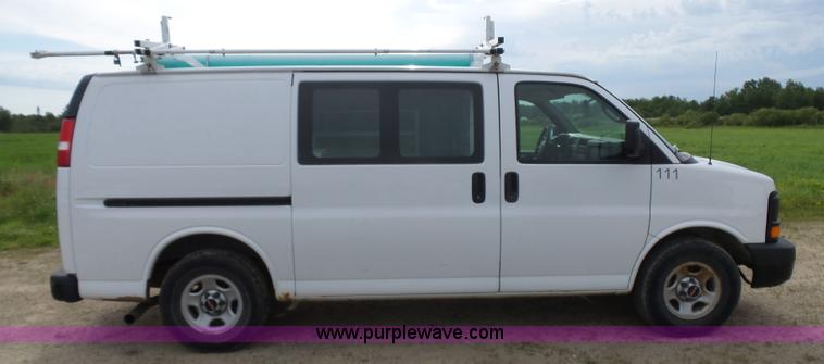 image for item J1658 2006 GMC Savana G1500 Cargo van