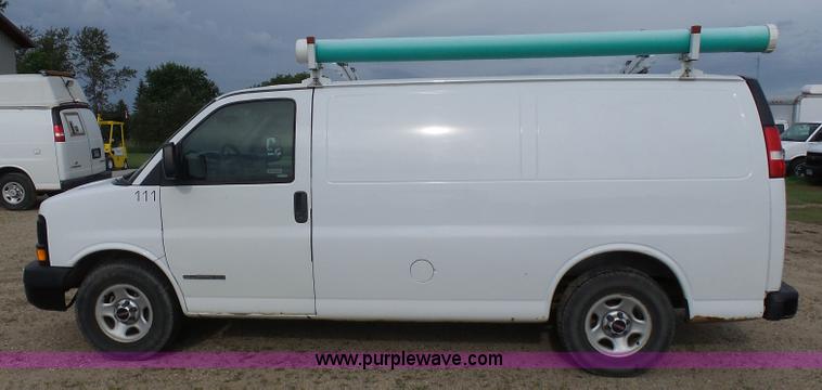 image for item J1658 2006 GMC Savana G1500 Cargo van