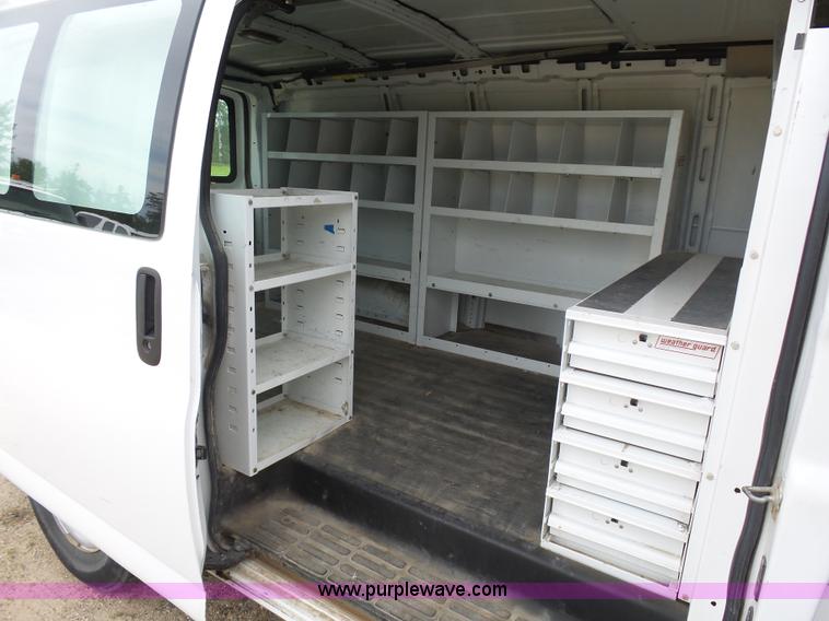 image for item J1658 2006 GMC Savana G1500 Cargo van