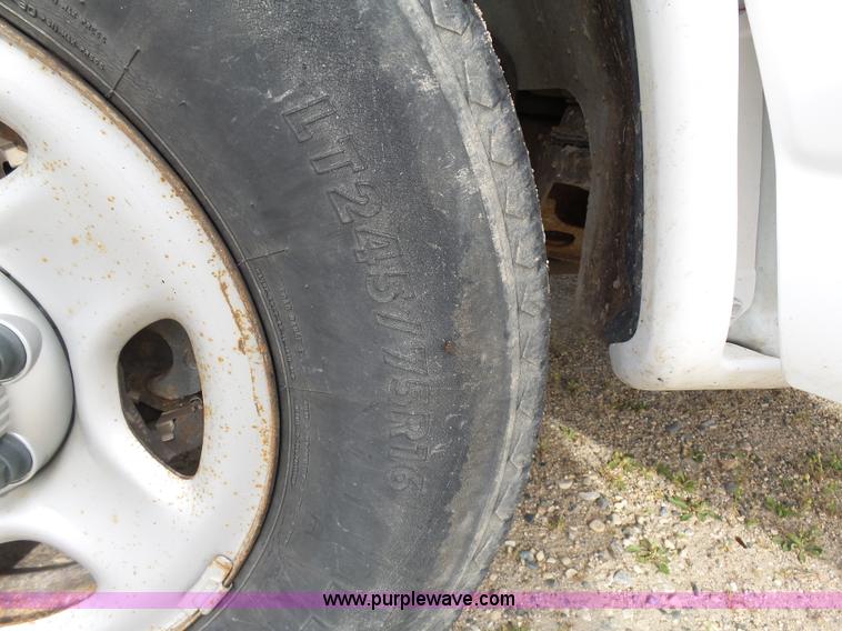 image for item J1658 2006 GMC Savana G1500 Cargo van