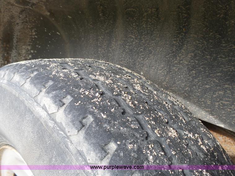 image for item J1658 2006 GMC Savana G1500 Cargo van