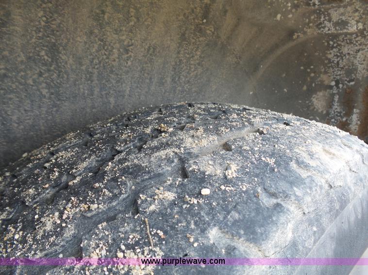 image for item J1658 2006 GMC Savana G1500 Cargo van