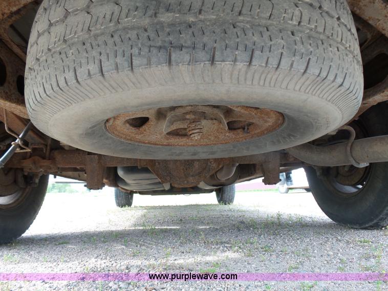 image for item J1658 2006 GMC Savana G1500 Cargo van