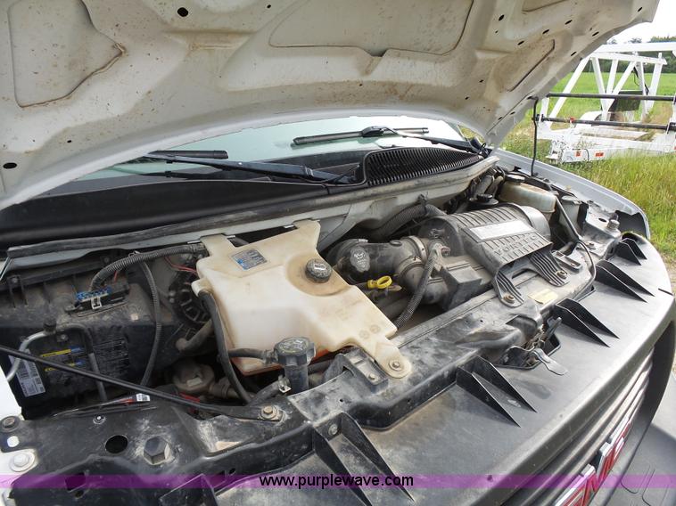 image for item J1658 2006 GMC Savana G1500 Cargo van