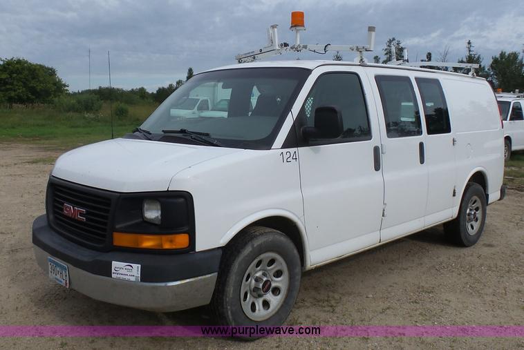 image for item J1659 2009 GMC Savana G1500 Cargo van