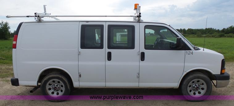image for item J1659 2009 GMC Savana G1500 Cargo van