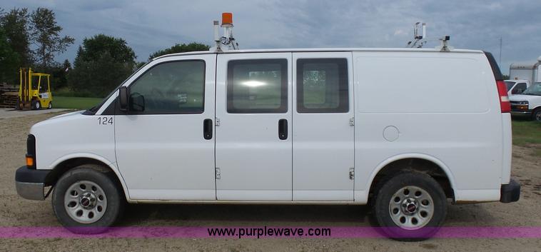 image for item J1659 2009 GMC Savana G1500 Cargo van