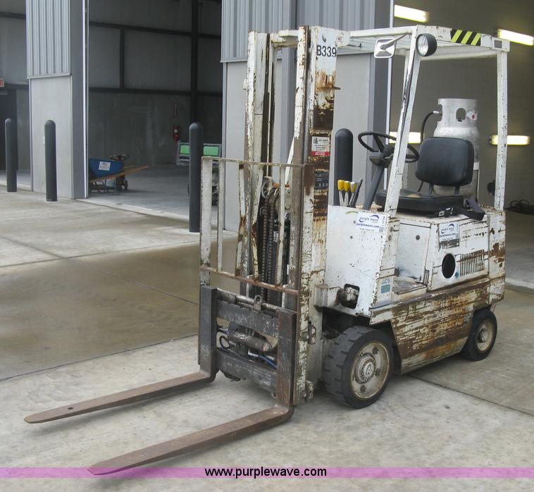 image for item J2764 Clark GCS12 Forklift