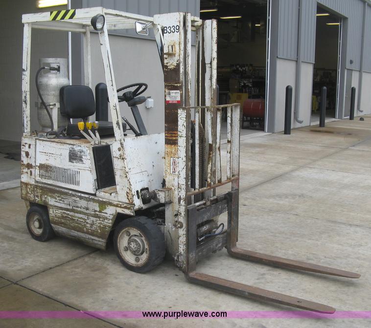 image for item J2764 Clark GCS12 Forklift