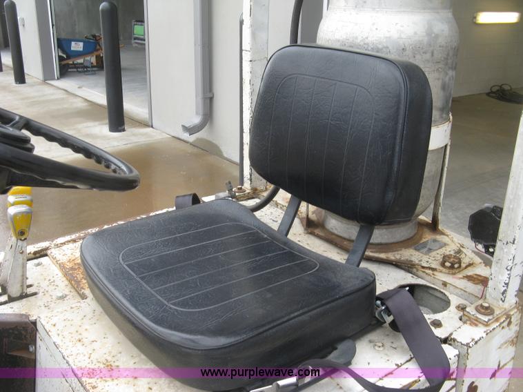 image for item J2764 Clark GCS12 Forklift