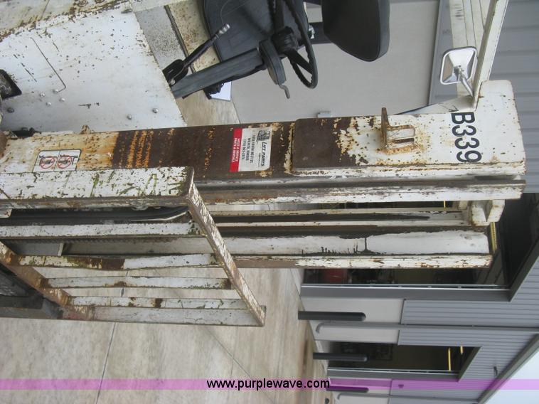 image for item J2764 Clark GCS12 Forklift