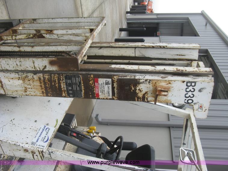 image for item J2764 Clark GCS12 Forklift