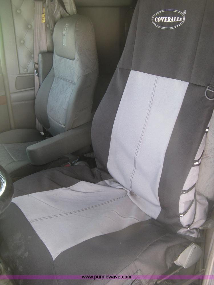 image for item J2766 2008 Kenworth T660 semi truck