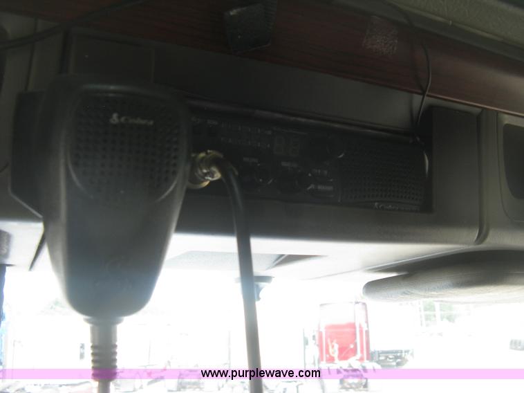 image for item J2766 2008 Kenworth T660 semi truck