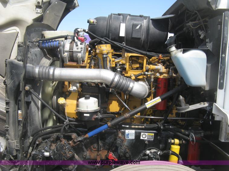 image for item J2766 2008 Kenworth T660 semi truck