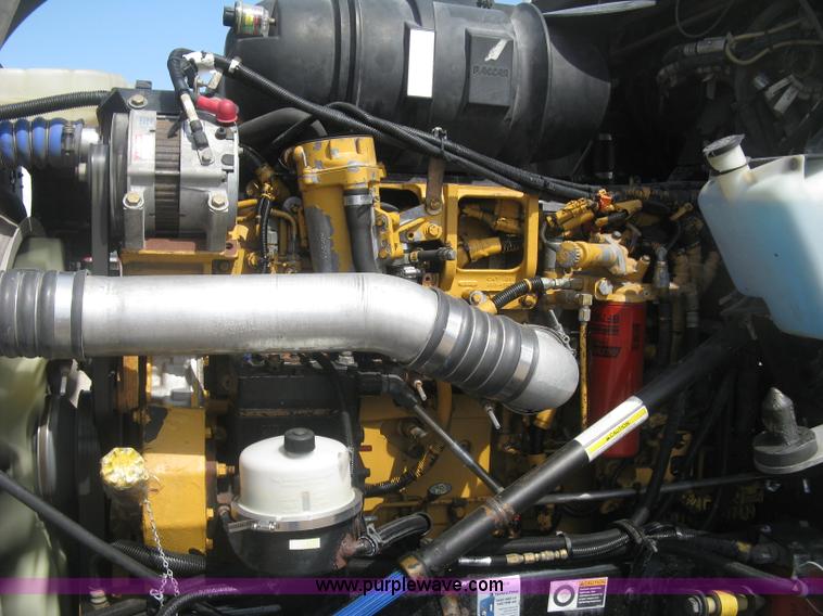 image for item J2766 2008 Kenworth T660 semi truck