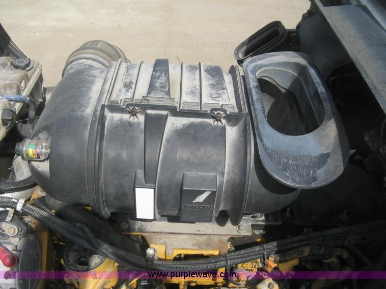 image for item J2766 2008 Kenworth T660 semi truck