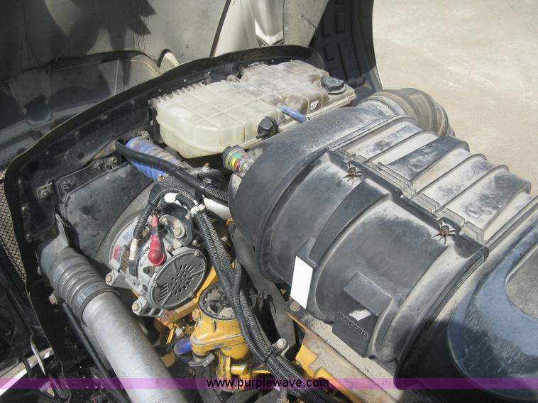 image for item J2766 2008 Kenworth T660 semi truck