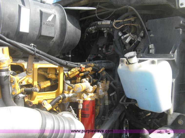 image for item J2766 2008 Kenworth T660 semi truck