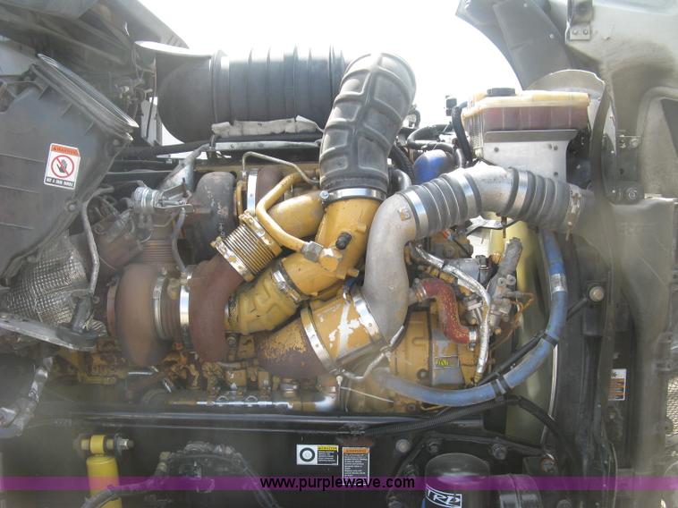 image for item J2766 2008 Kenworth T660 semi truck