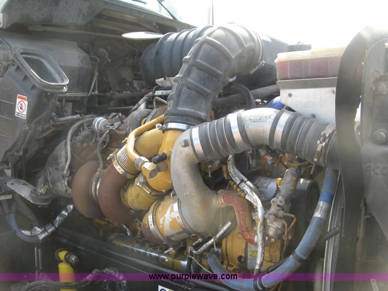 image for item J2766 2008 Kenworth T660 semi truck