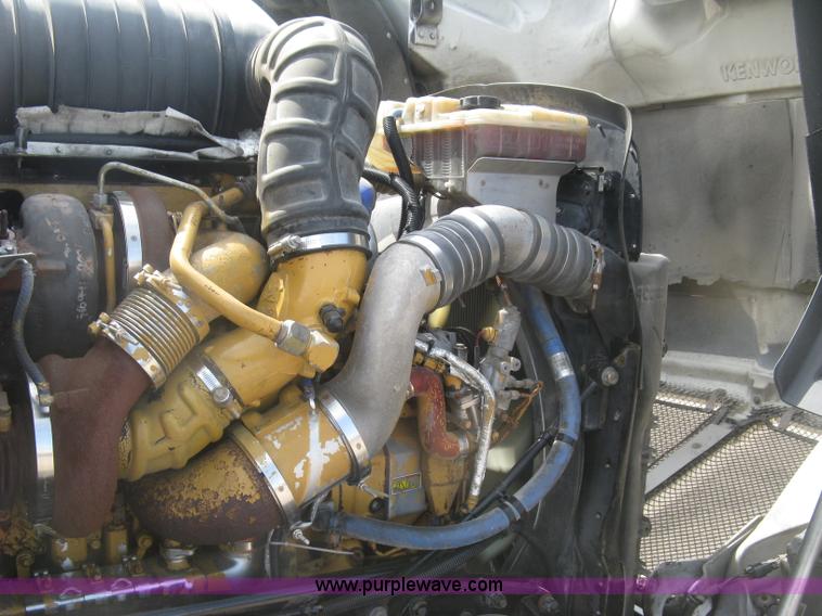 image for item J2766 2008 Kenworth T660 semi truck